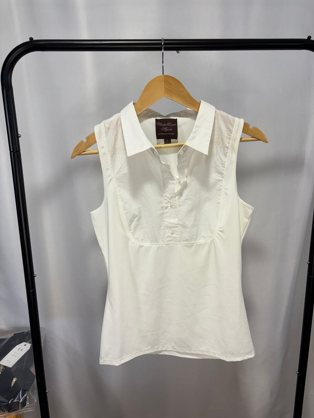 Under Cover Agent Kathleen Kirkwood Women’s Sleeveless Collared Top (S)